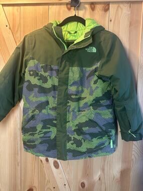The North Face Boys' Brayden Insulated Jacket  - Size M